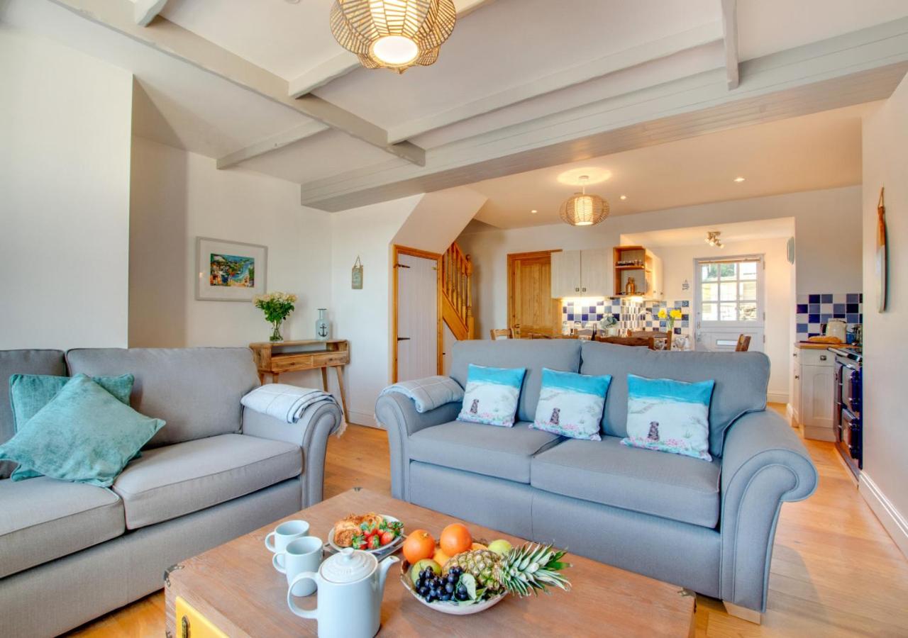 3 Bed in Gorran Haven oc-p00812