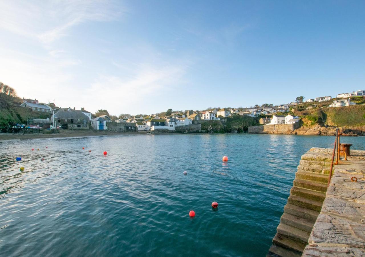 3 Bed in Gorran Haven oc-p00812