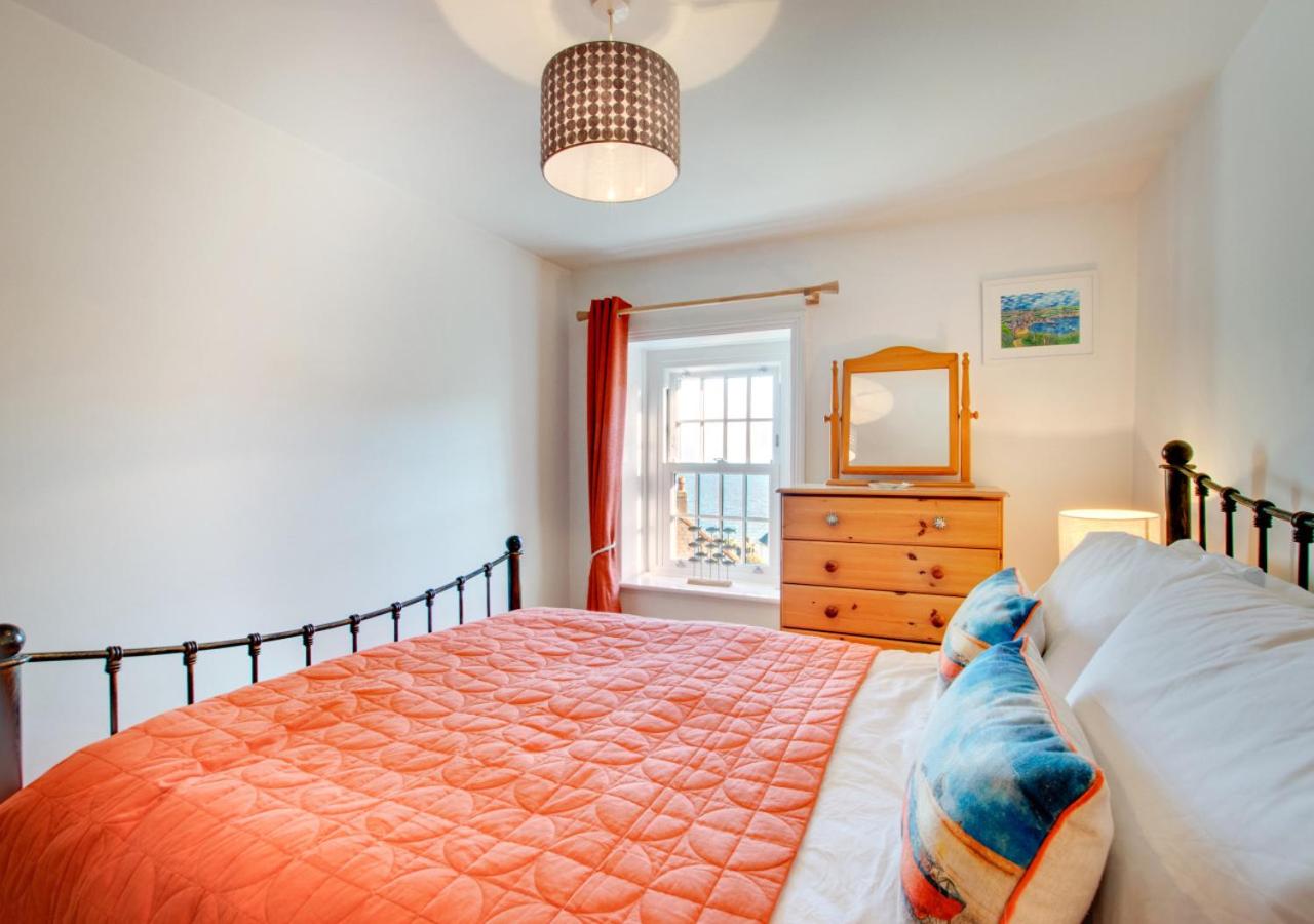 3 Bed in Gorran Haven oc-p00812