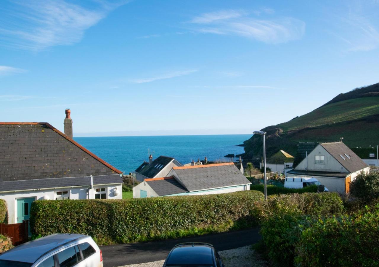 3 Bed in Gorran Haven oc-p00812