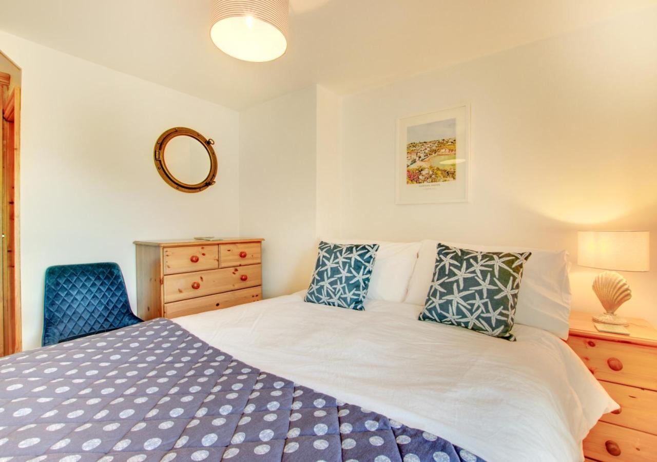3 Bed in Gorran Haven oc-p00812