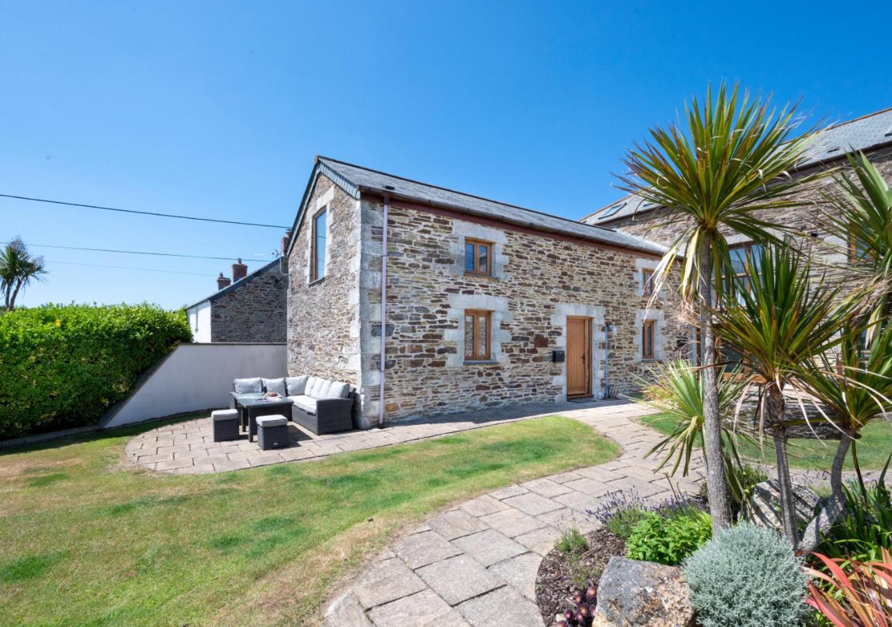 3 Bed in Mawgan Porth oc-p00824 view 2
