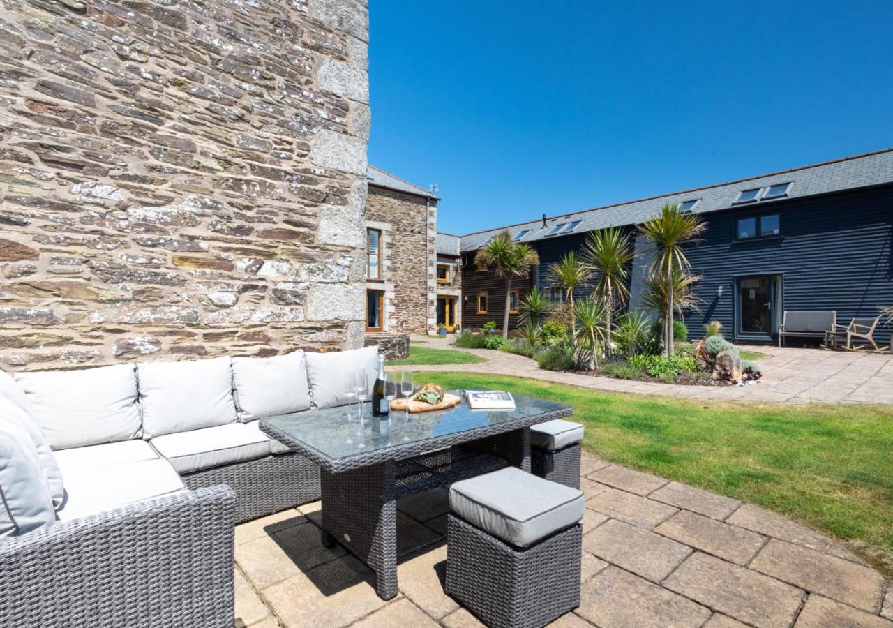 3 Bed in Mawgan Porth oc-p00824 view 4