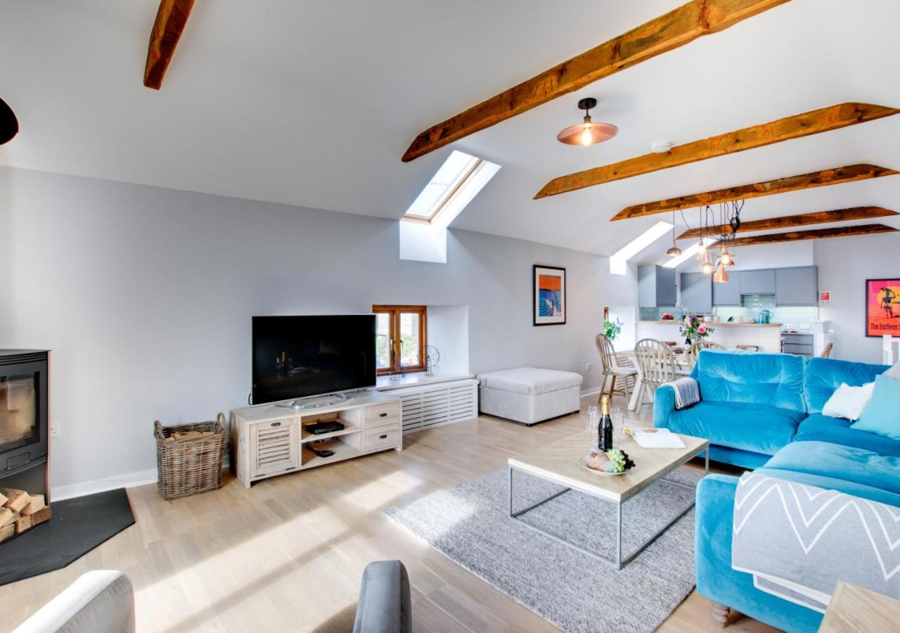 3 Bed in Mawgan Porth oc-p00824 view 3