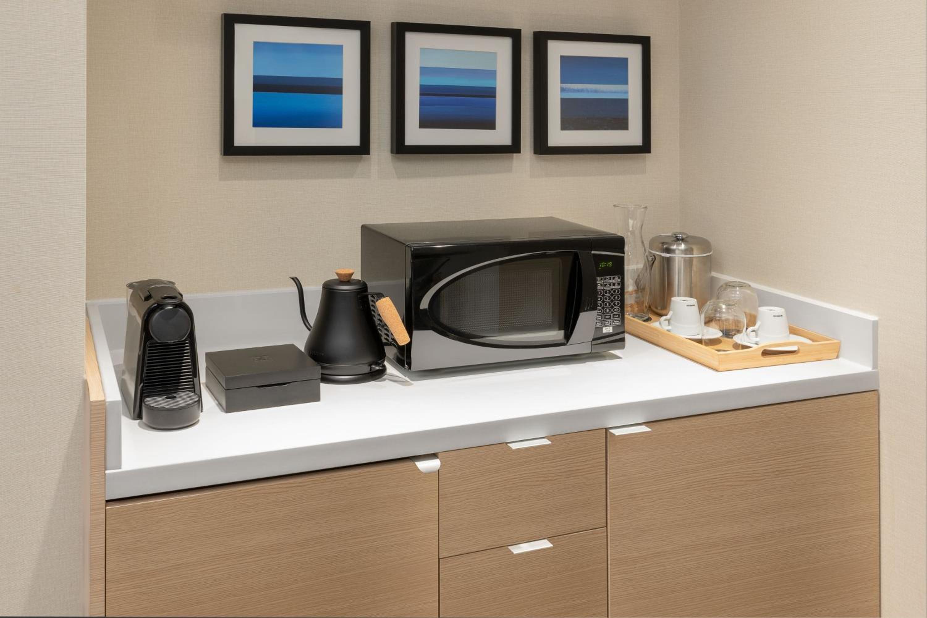 Sarnia Vacations - The Insignia Hotel, Sarnia, a Tribute Portfolio Hotel - Property Image 12