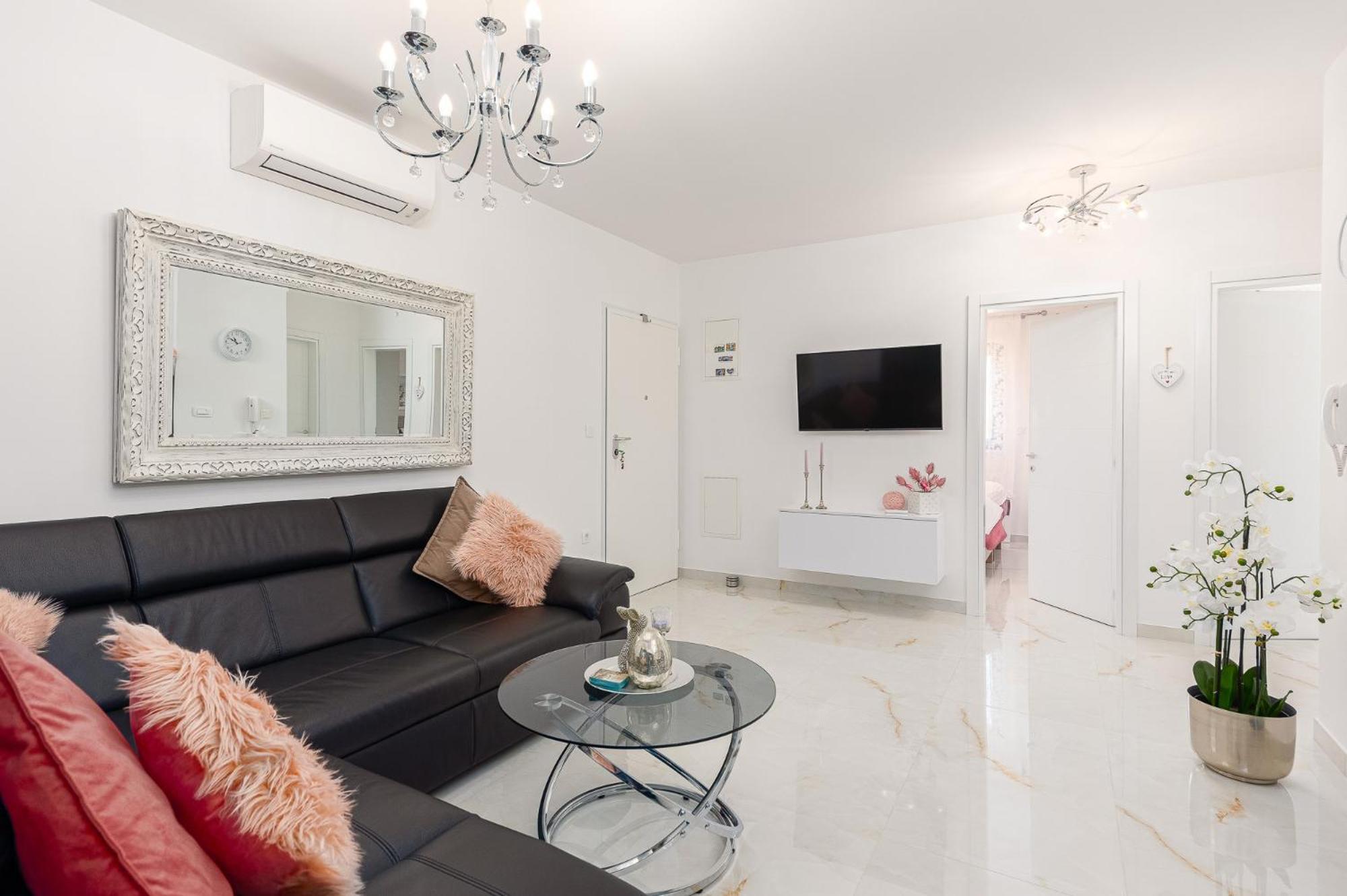 Apartment Summer Breeze Okrug Gornji view 2
