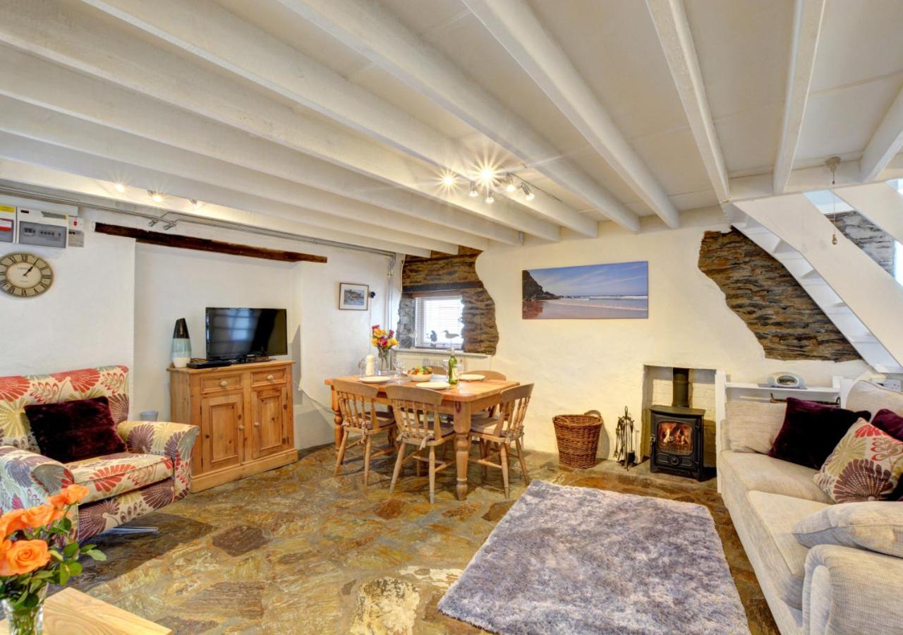2 Bed in Padstow oc-p00394