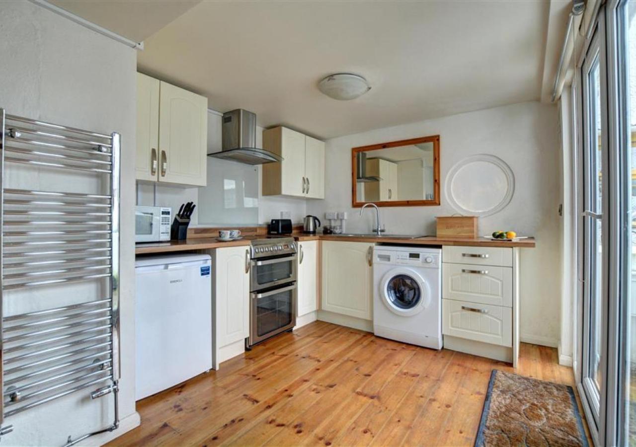 2 Bed in Padstow oc-p00394