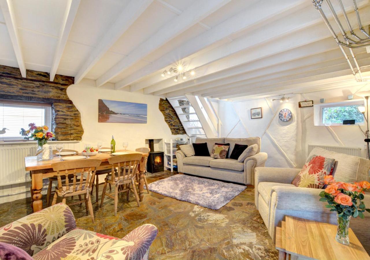 2 Bed in Padstow oc-p00394