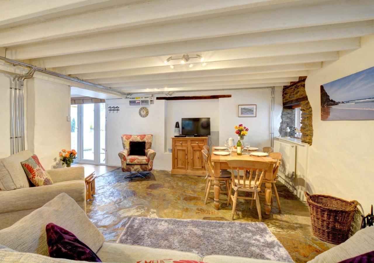 2 Bed in Padstow oc-p00394