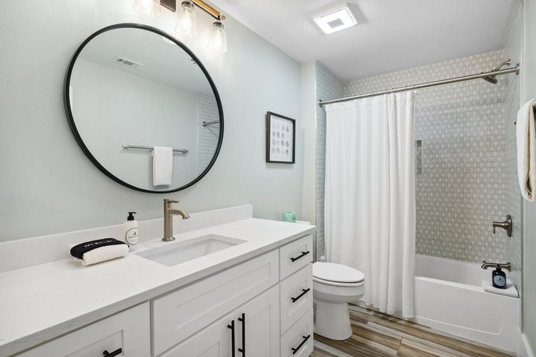 Laketown Wharf #137 by Nautical Properties view 5