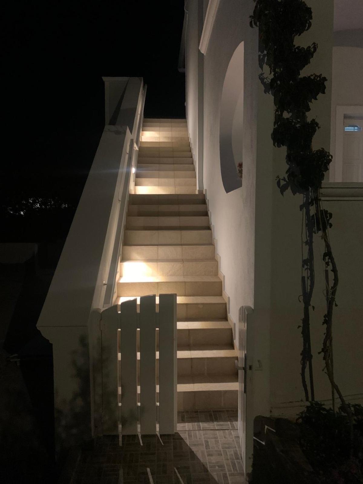 Veldi Art - Kamari Beach Apartment