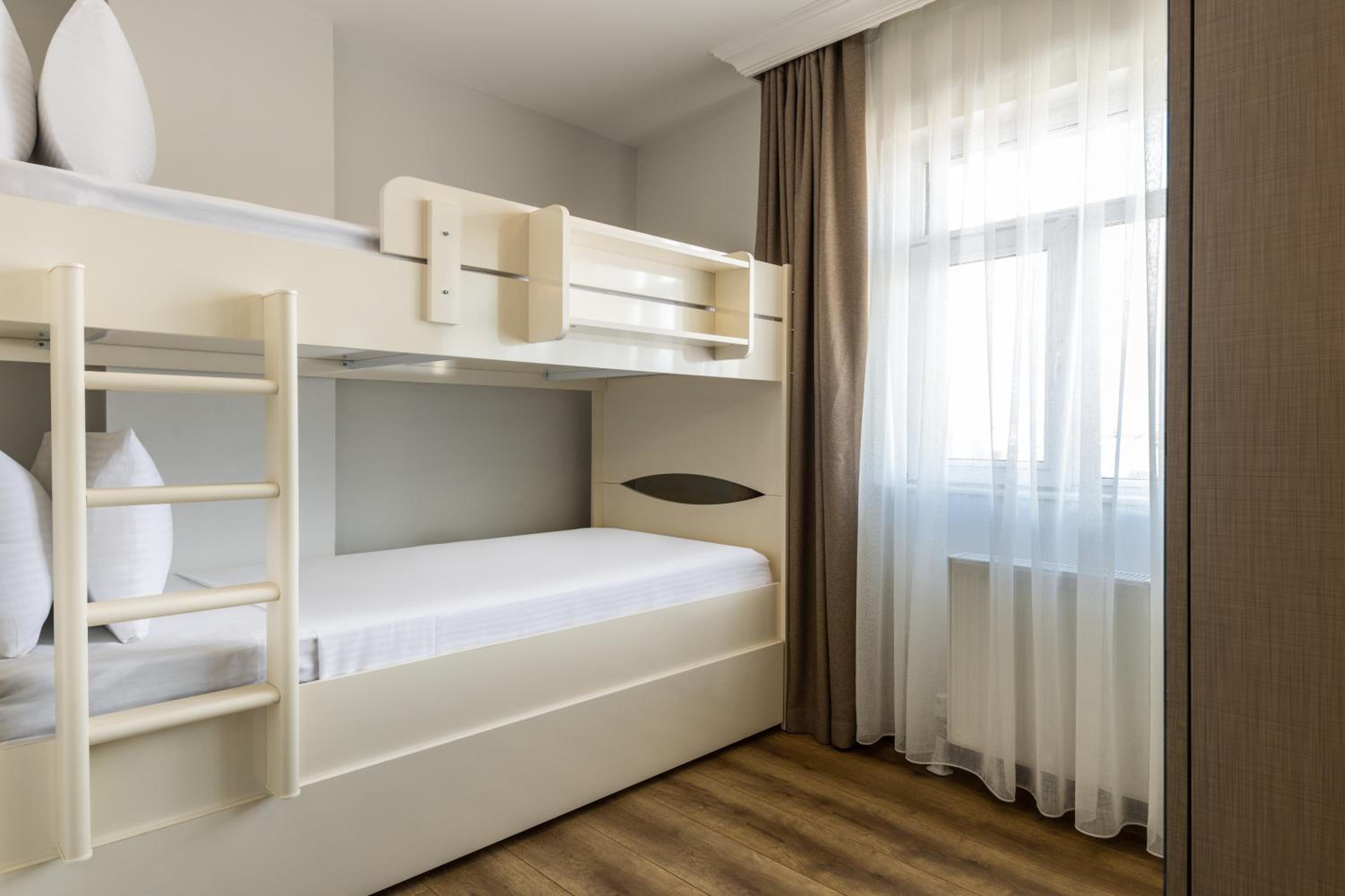 BayMari Suites Şehir Hayatı - Image 86