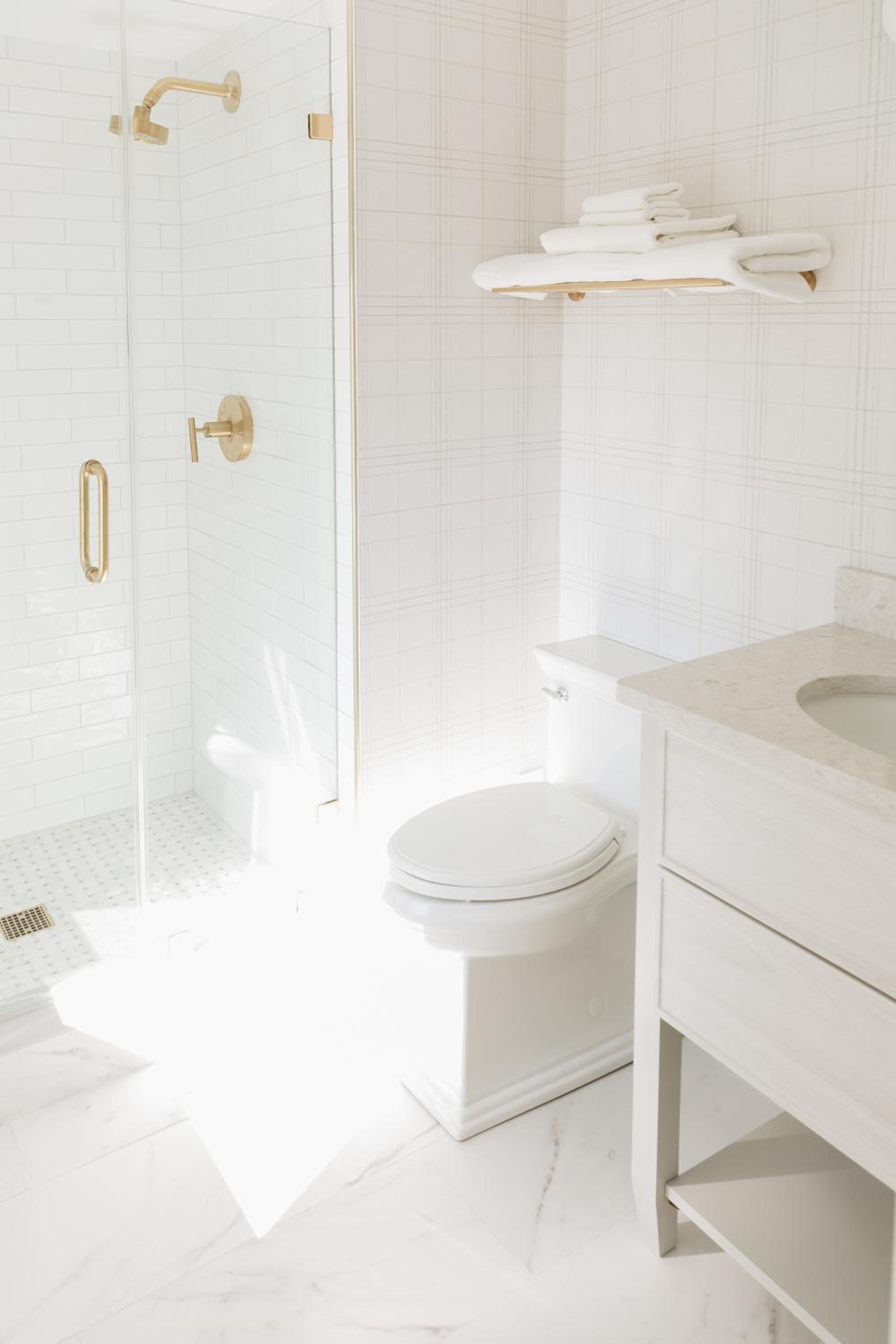 The Oaks Waterfront - Property Image 5