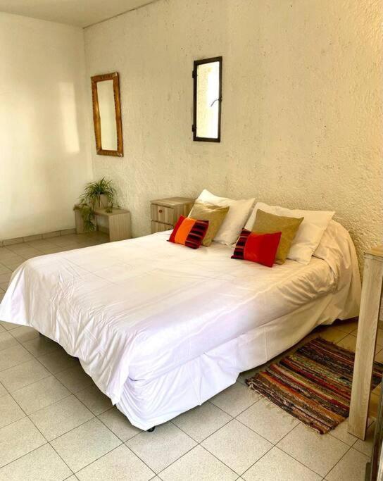 Duplex con terraza y cochera para auto, no camioneta!