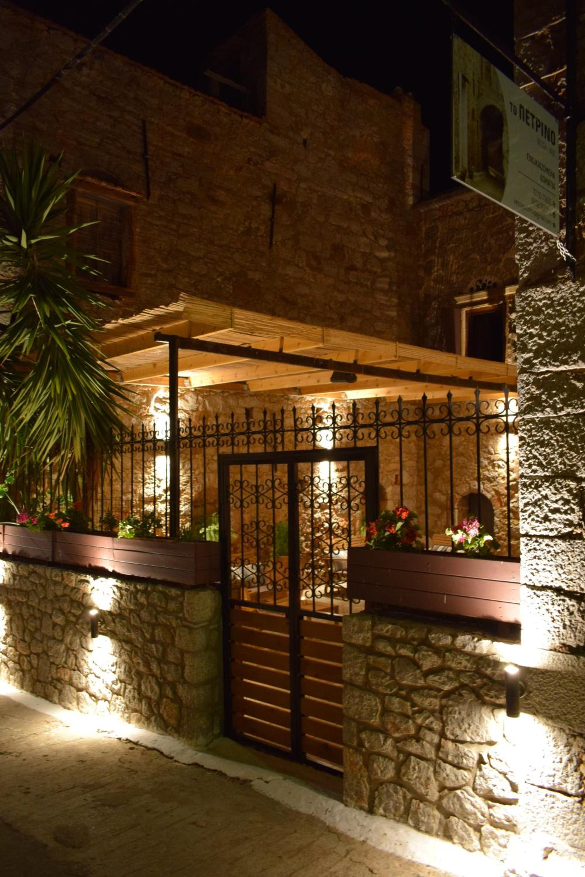 Hotel Petrino Vessa - Image 1