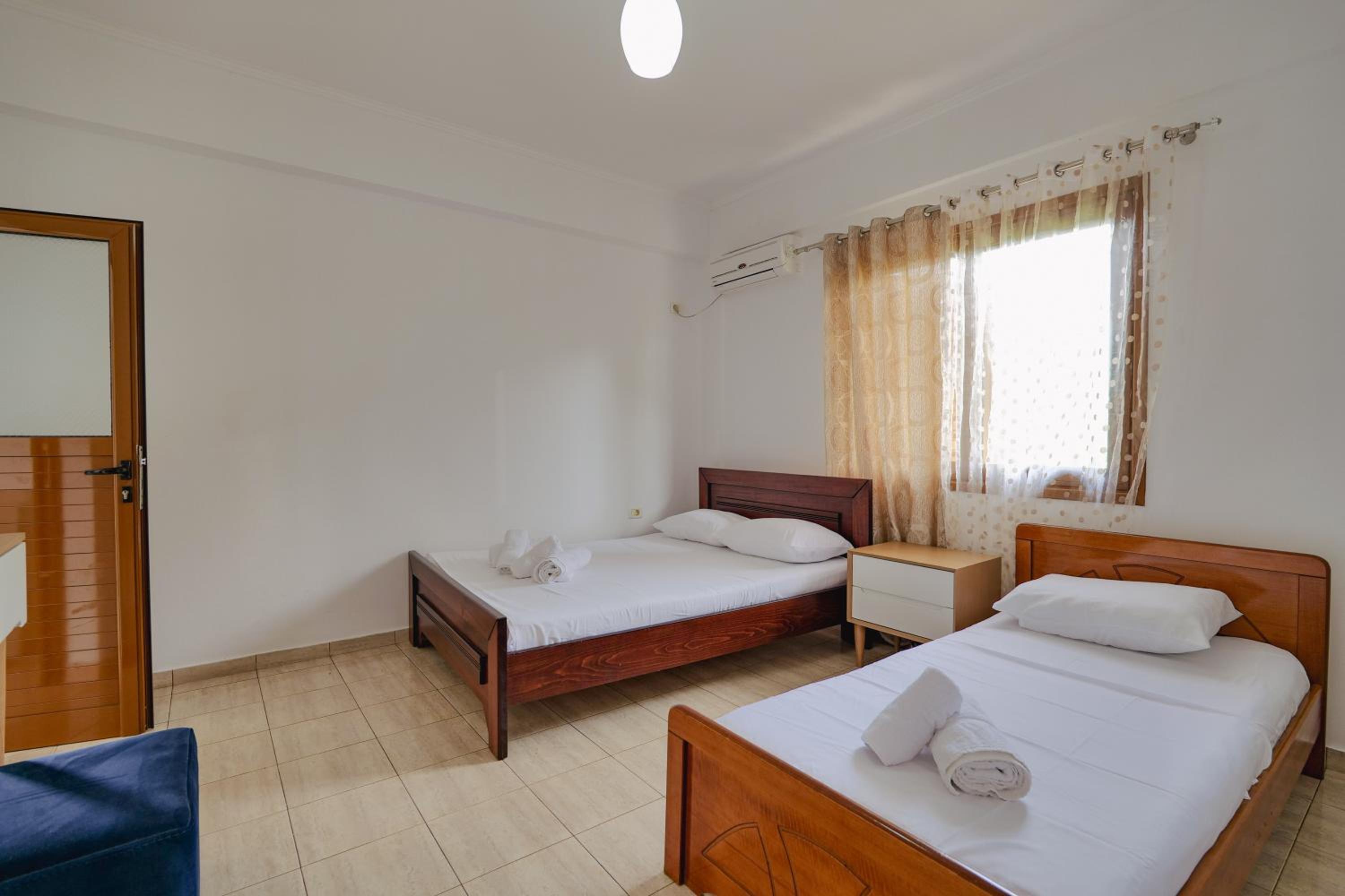 Violeta apartments Ksamil
