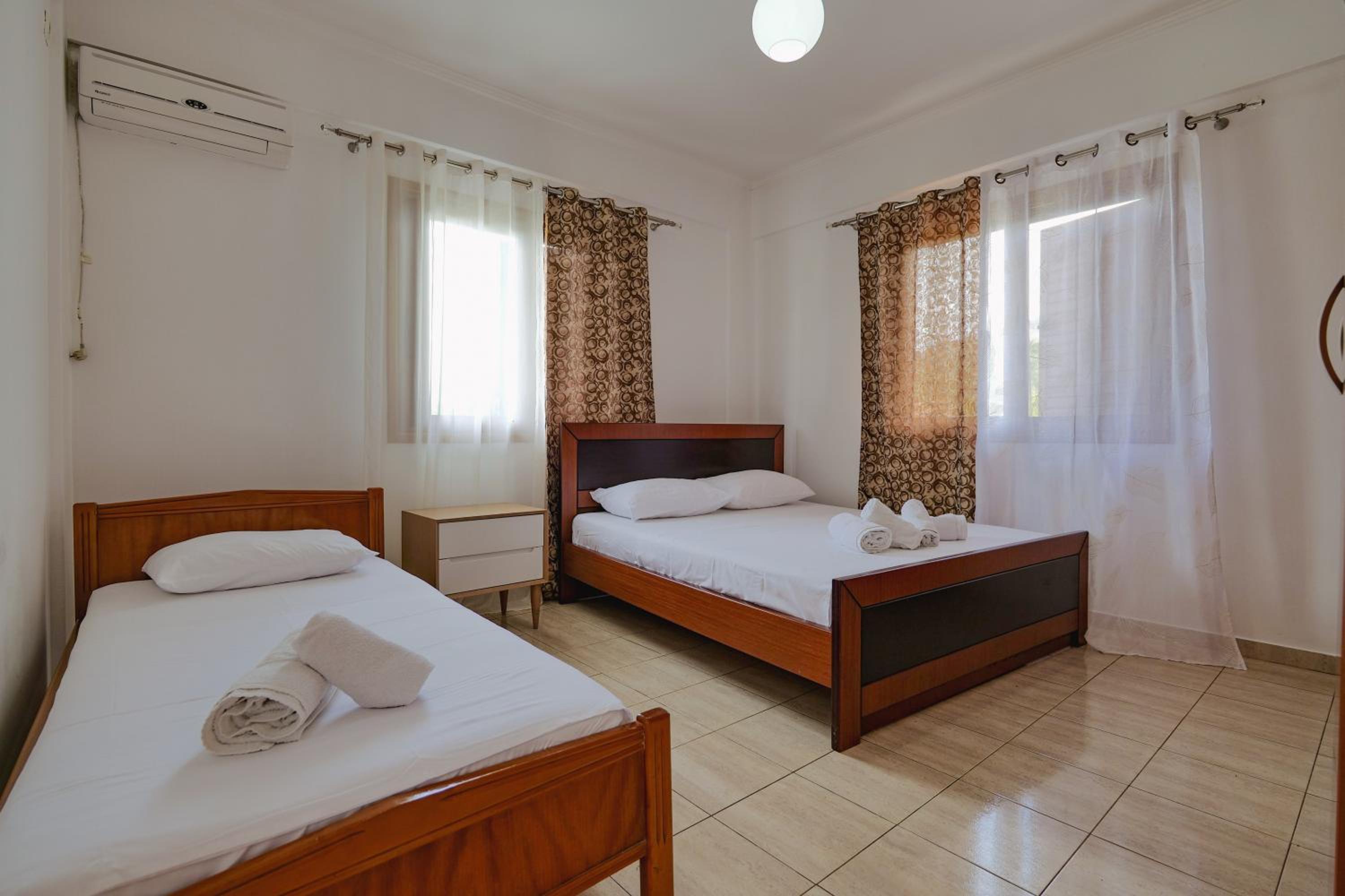 Violeta apartments Ksamil