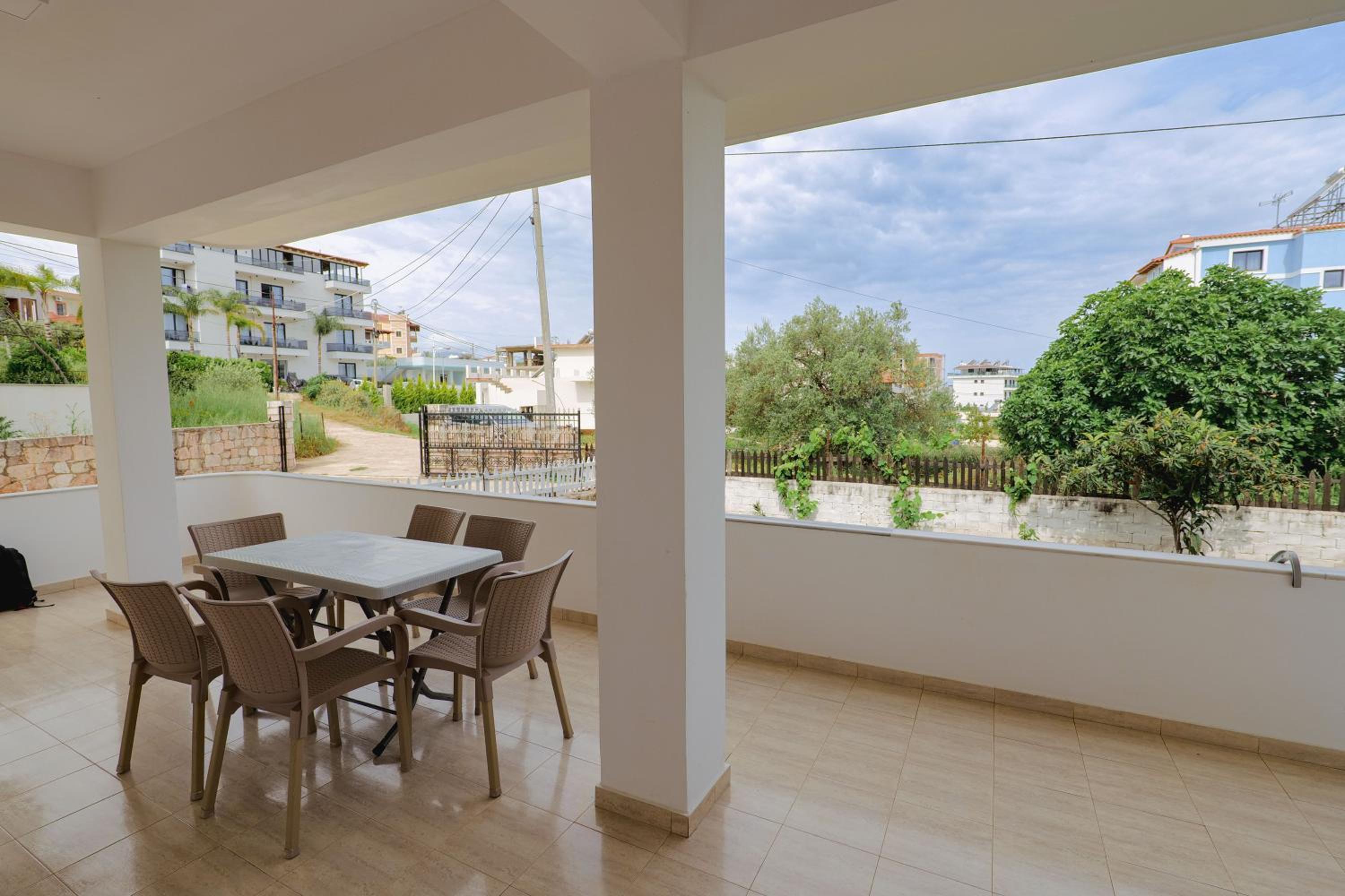 Violeta apartments Ksamil