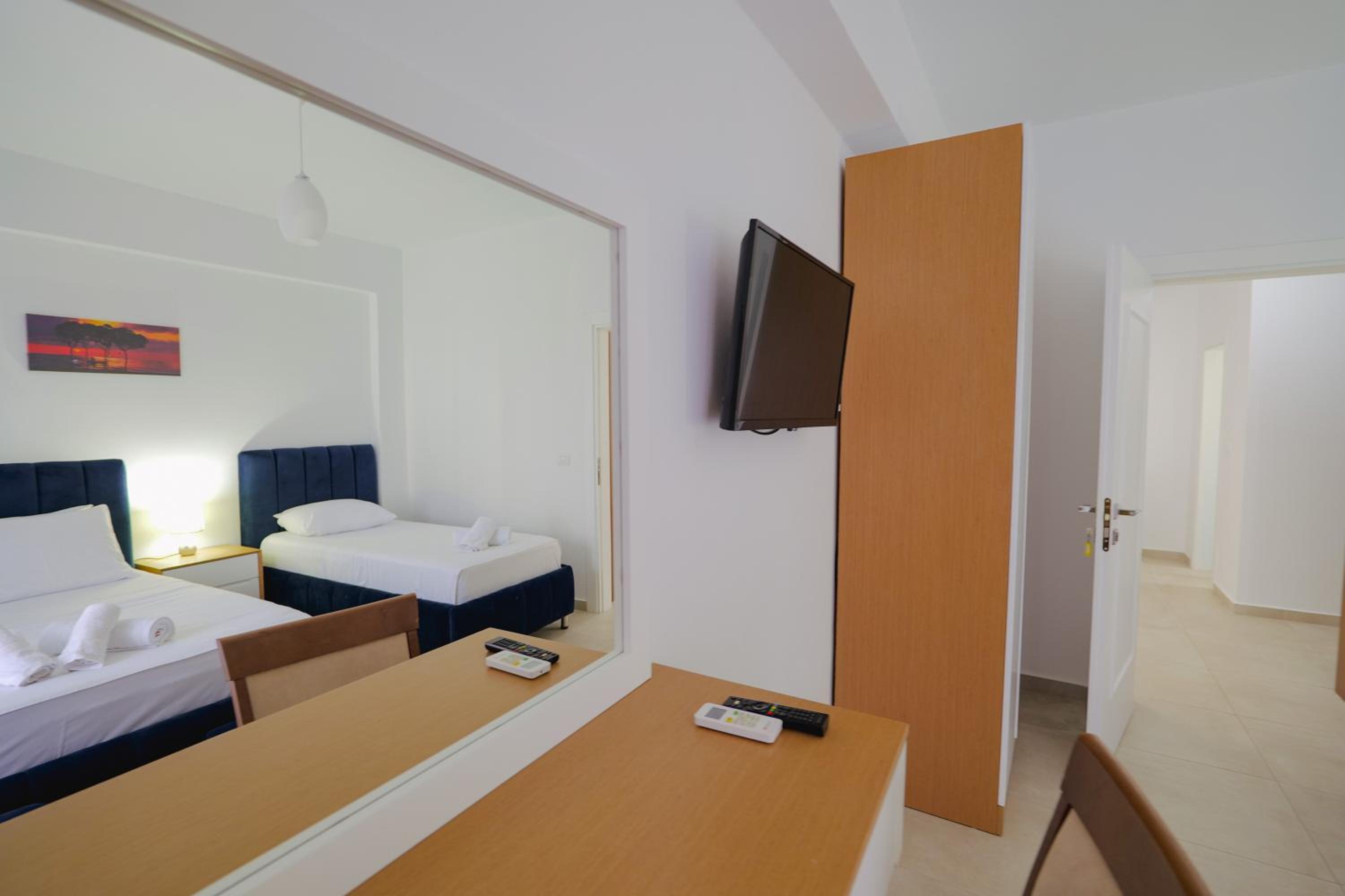 Violeta apartments Ksamil