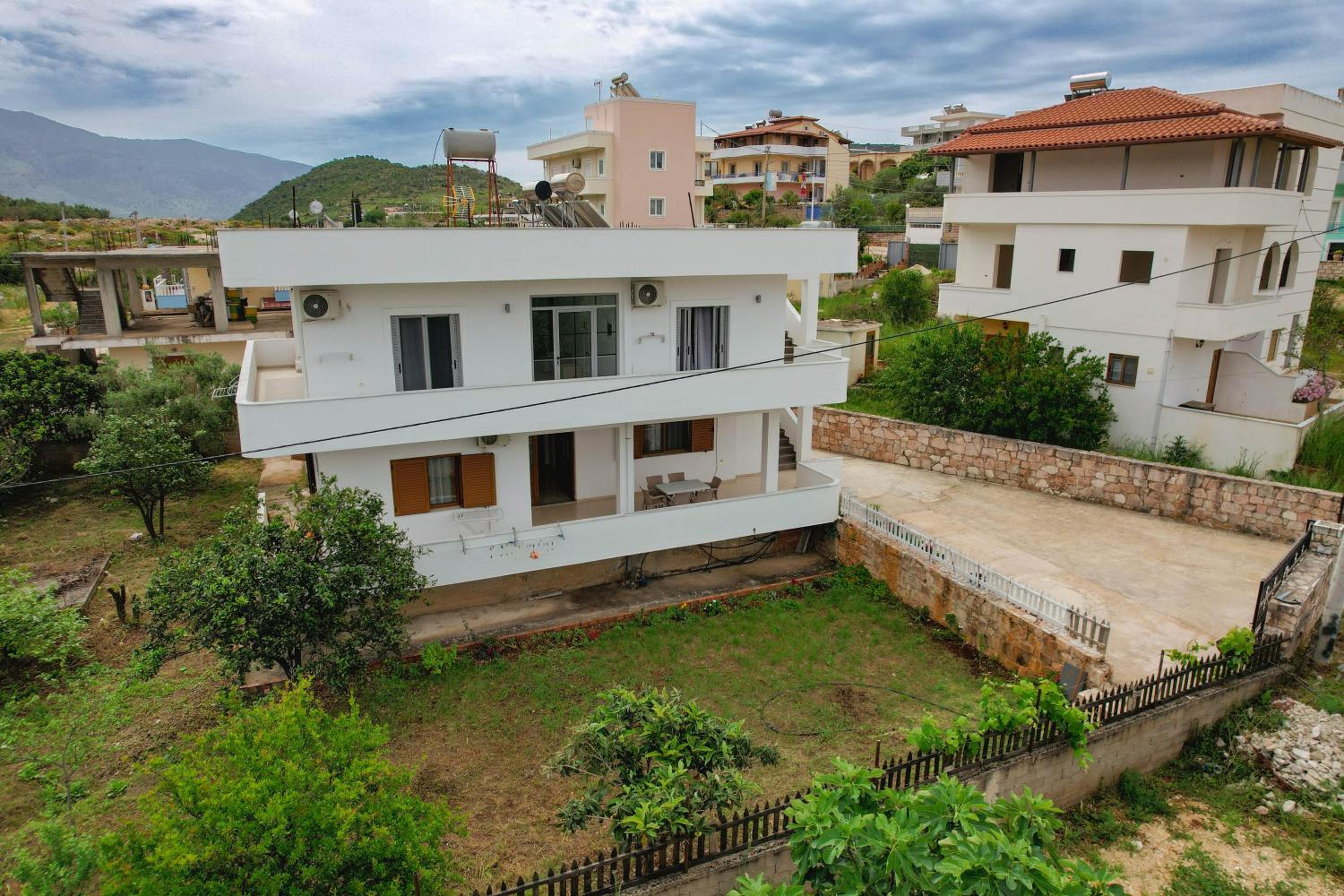 Violeta apartments Ksamil