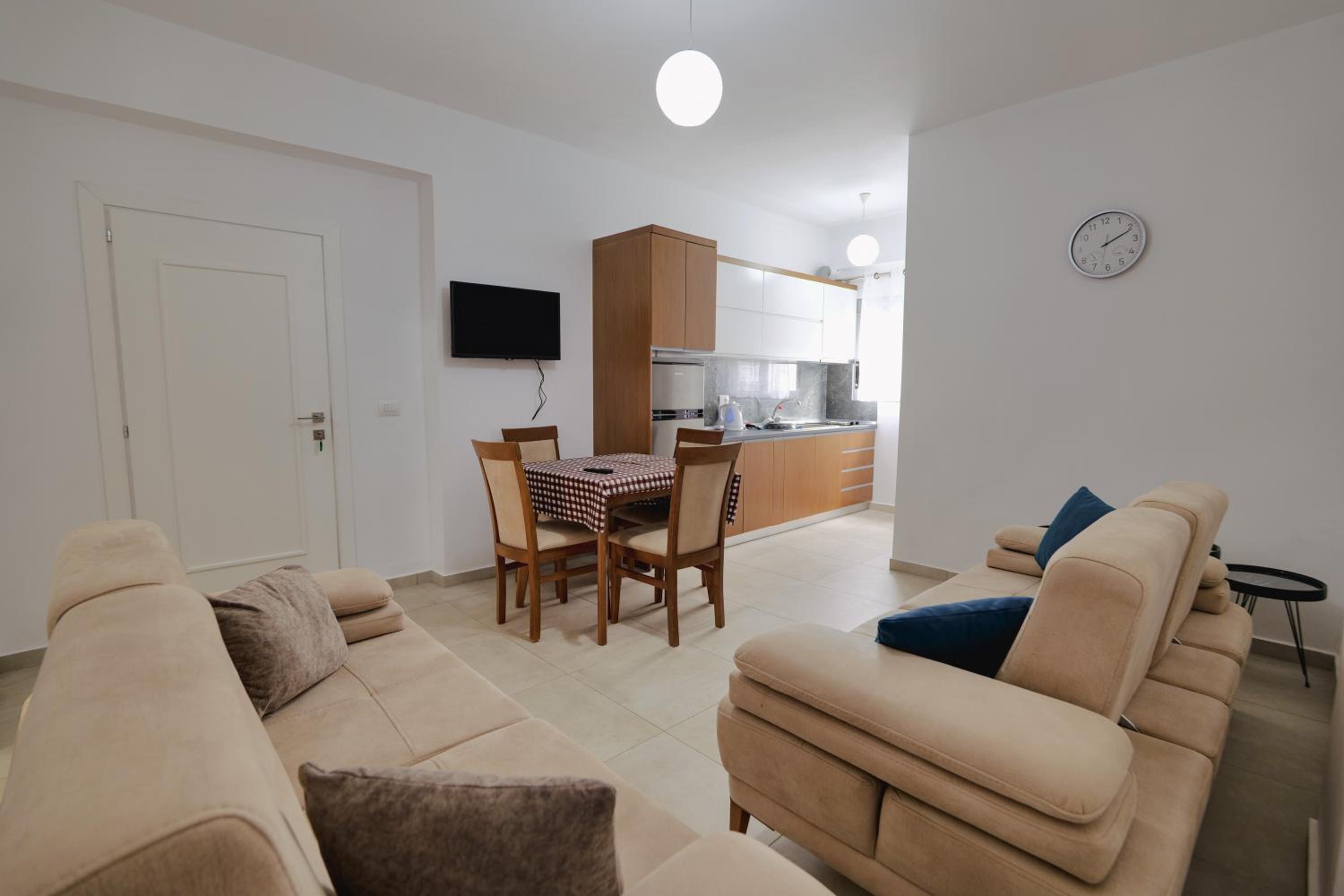 Violeta apartments Ksamil