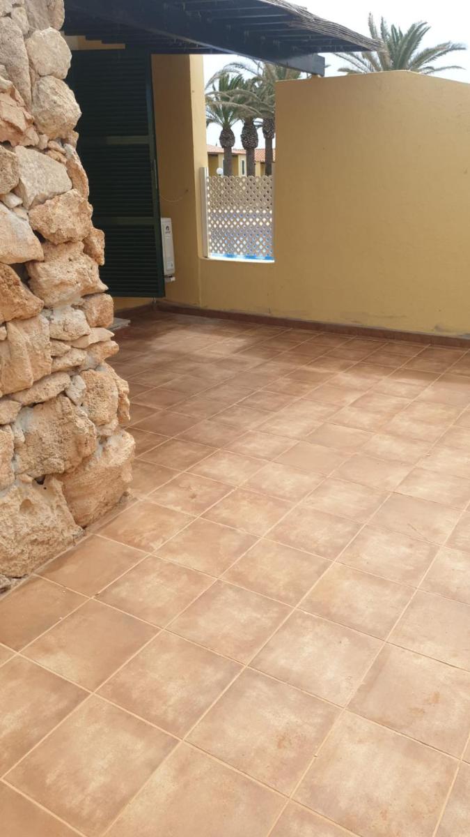 Apartamento con piscina y terraza en Ciutadella, Cala en Blanes photo 3