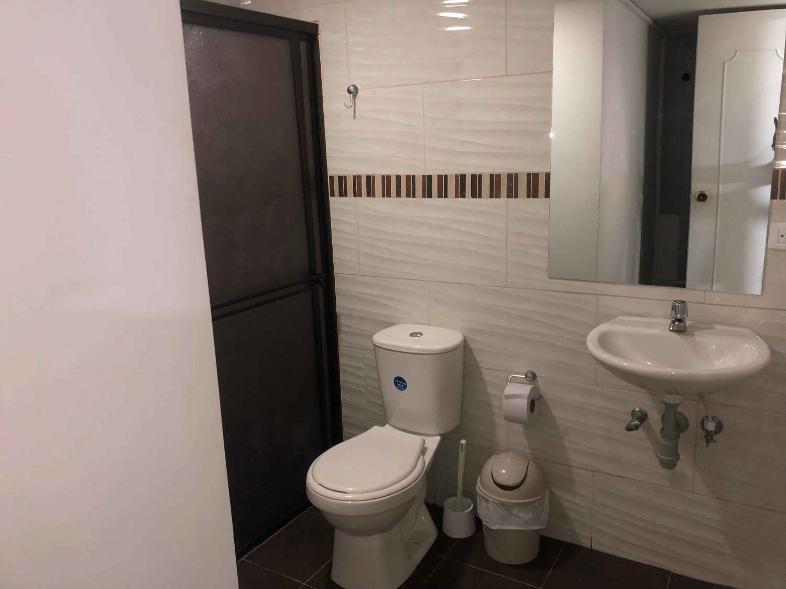 Céntrico apartamento y bien ubicado en laureles 202