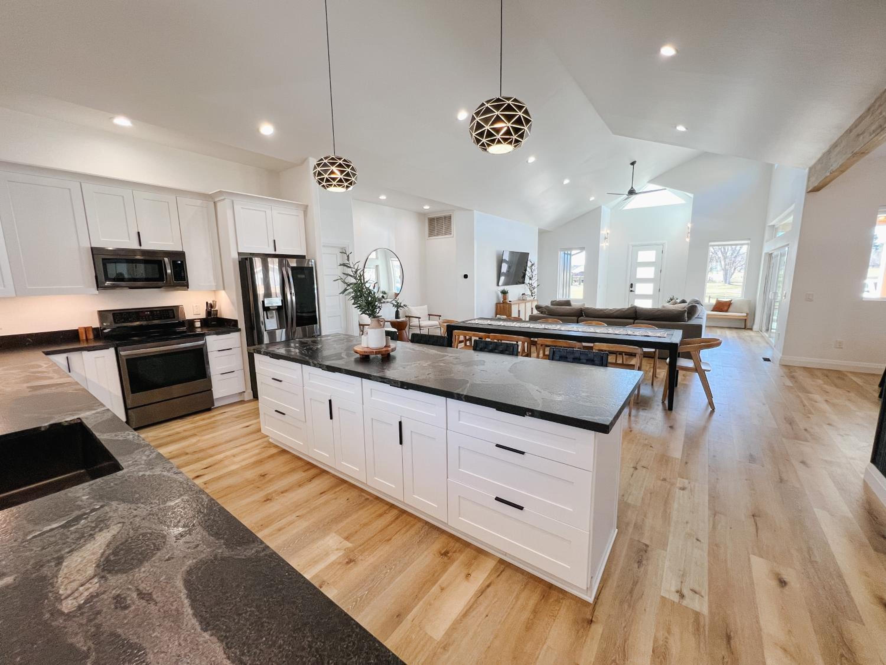 LUXURY MODERN FAMILY VACATION- Bison Ridge Retreat view 5