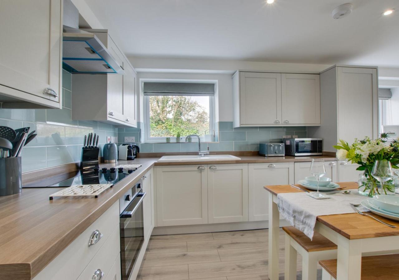 3 Bed in Little Petherick oc-p00899 view 3