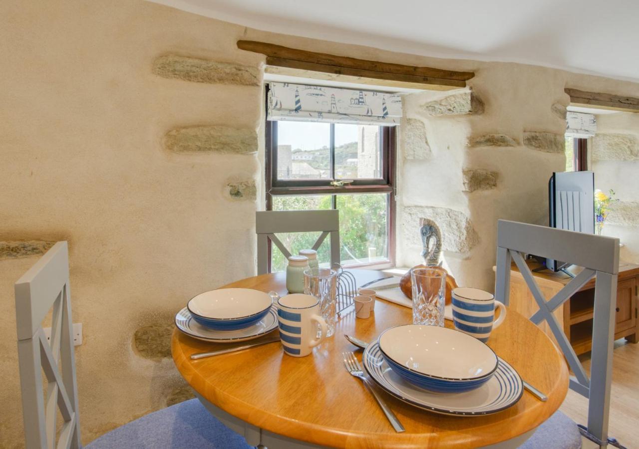 1 Bed in Porthleven oc-p00898