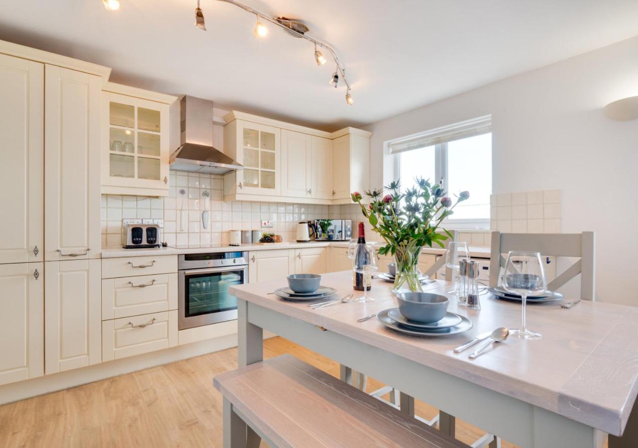 2 Bed in Porthleven oc-p00972