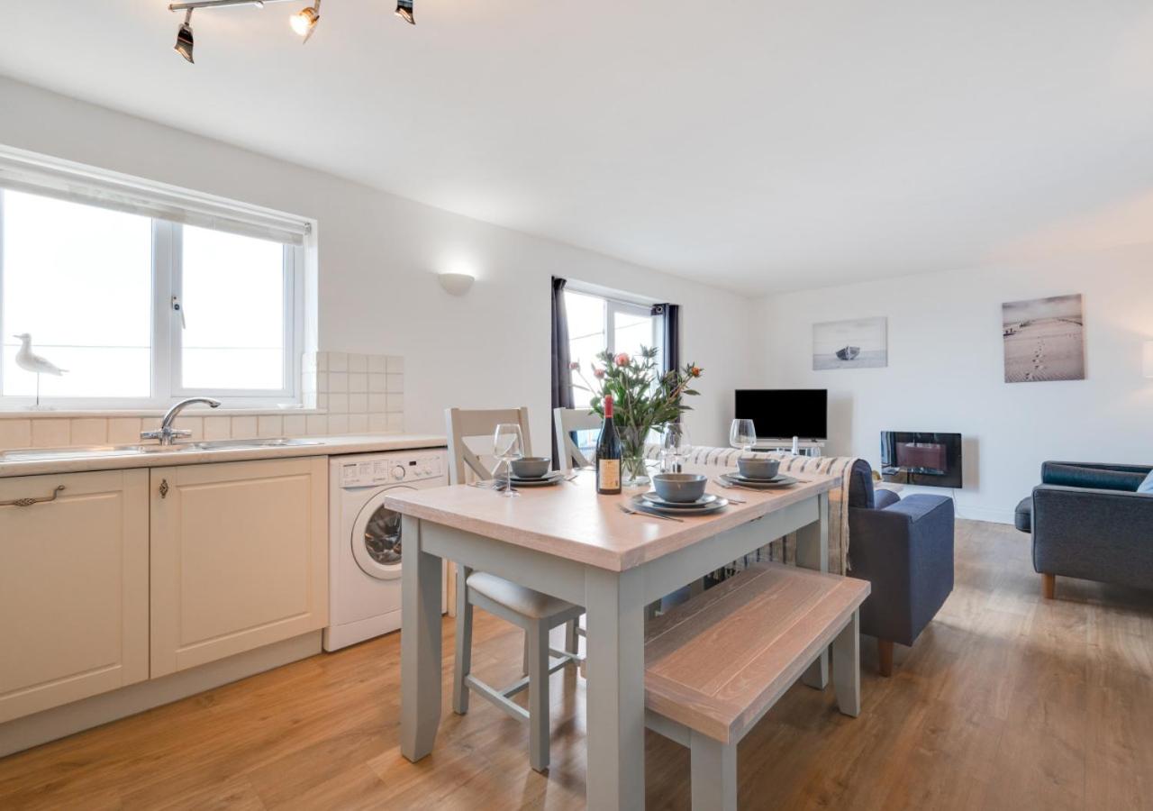2 Bed in Porthleven oc-p00972