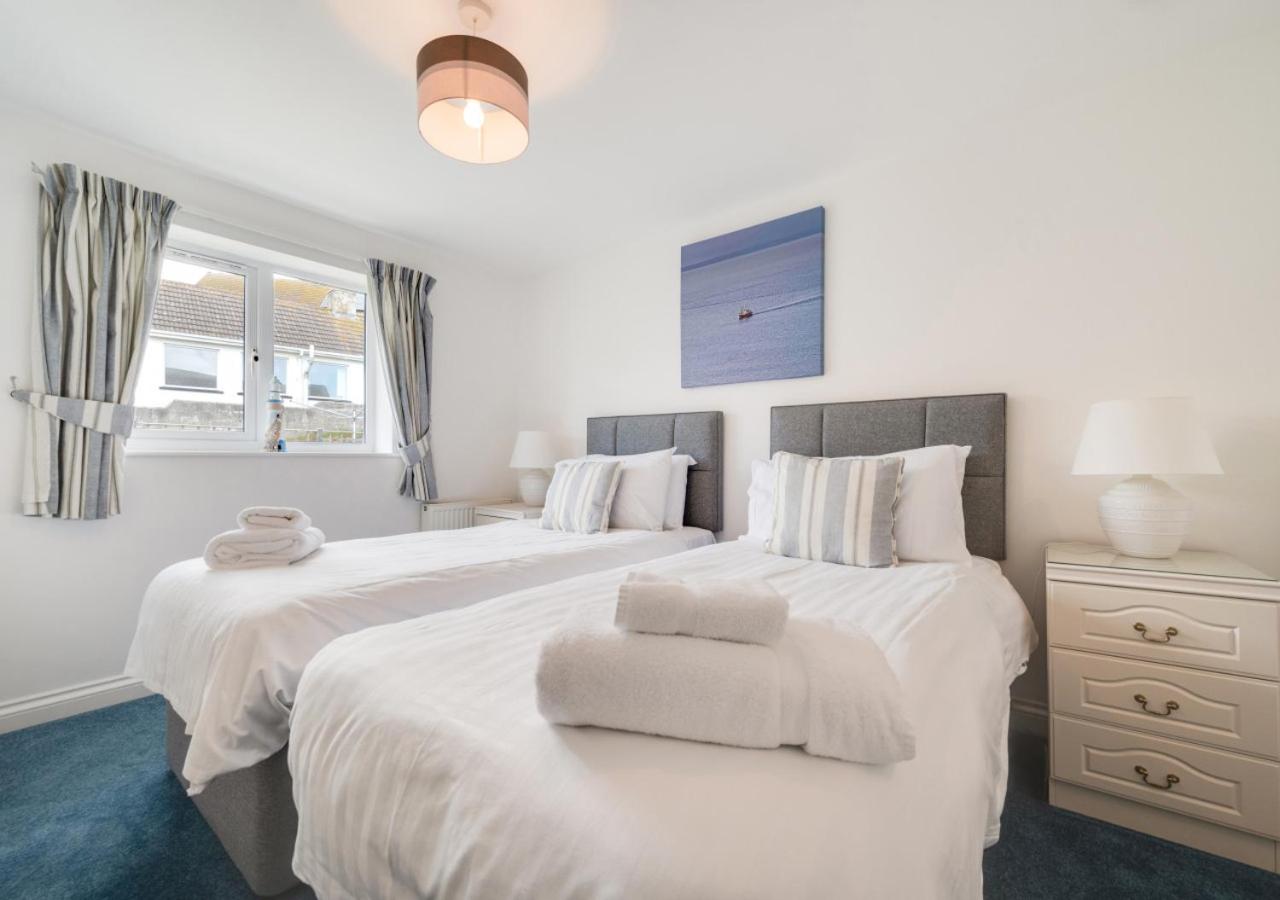 2 Bed in Porthleven oc-p00972