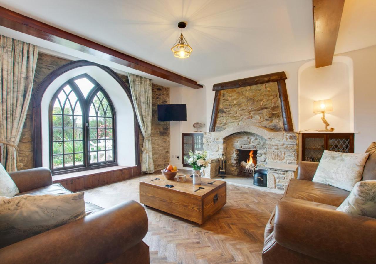 2 Bed in Porthleven oc-p00897