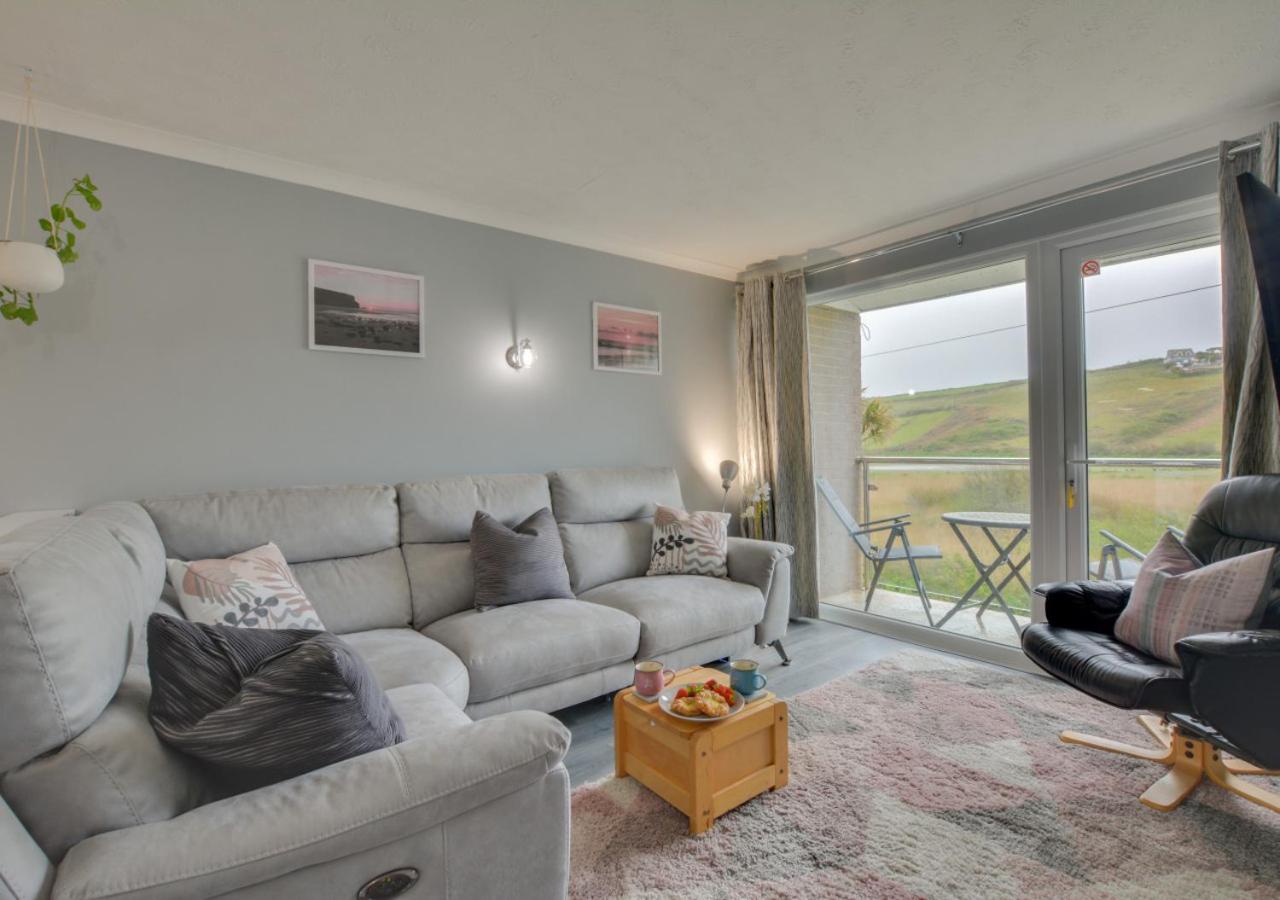 2 Bed in Mawgan Porth oc-p00905 view 5