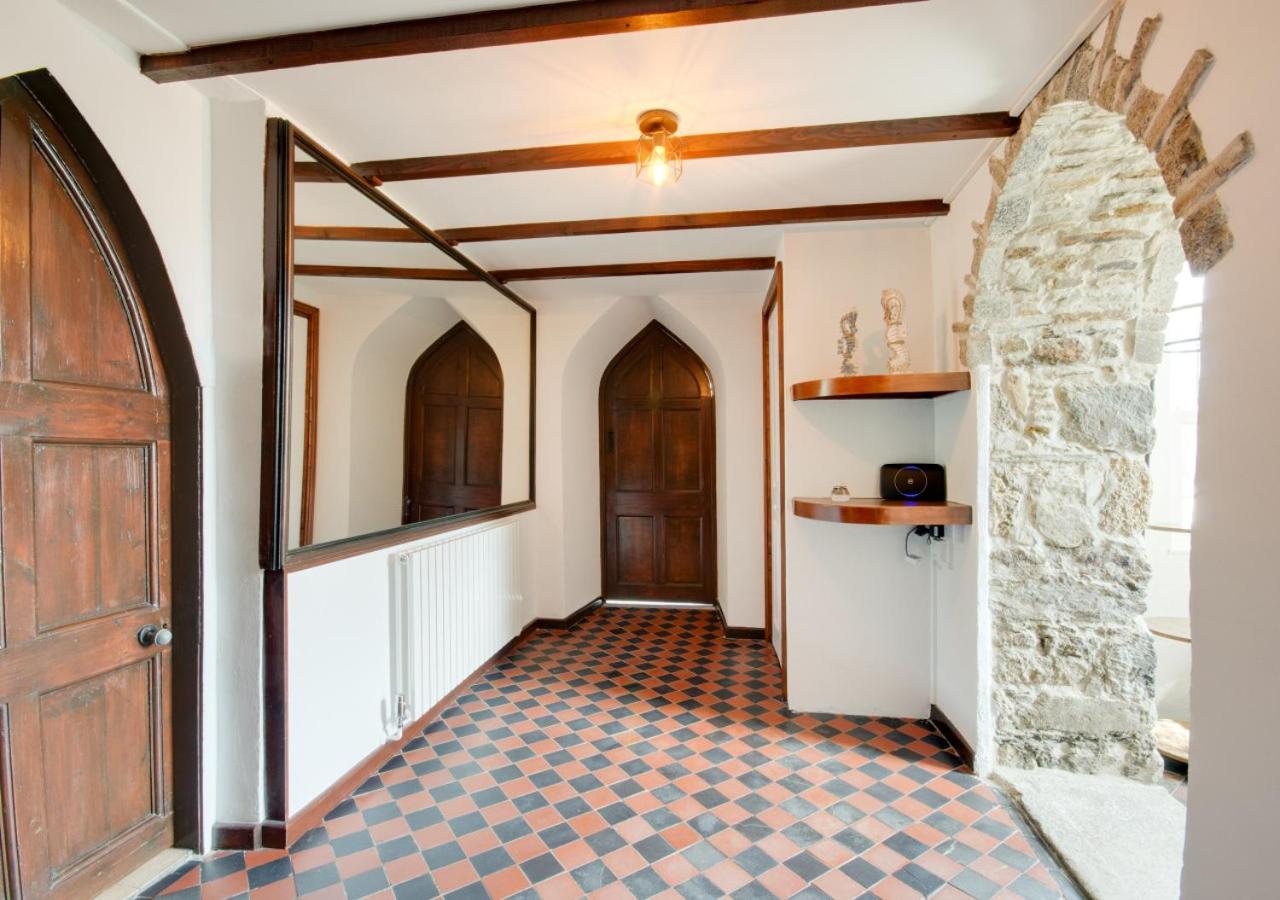 2 Bed in Porthleven oc-p00897
