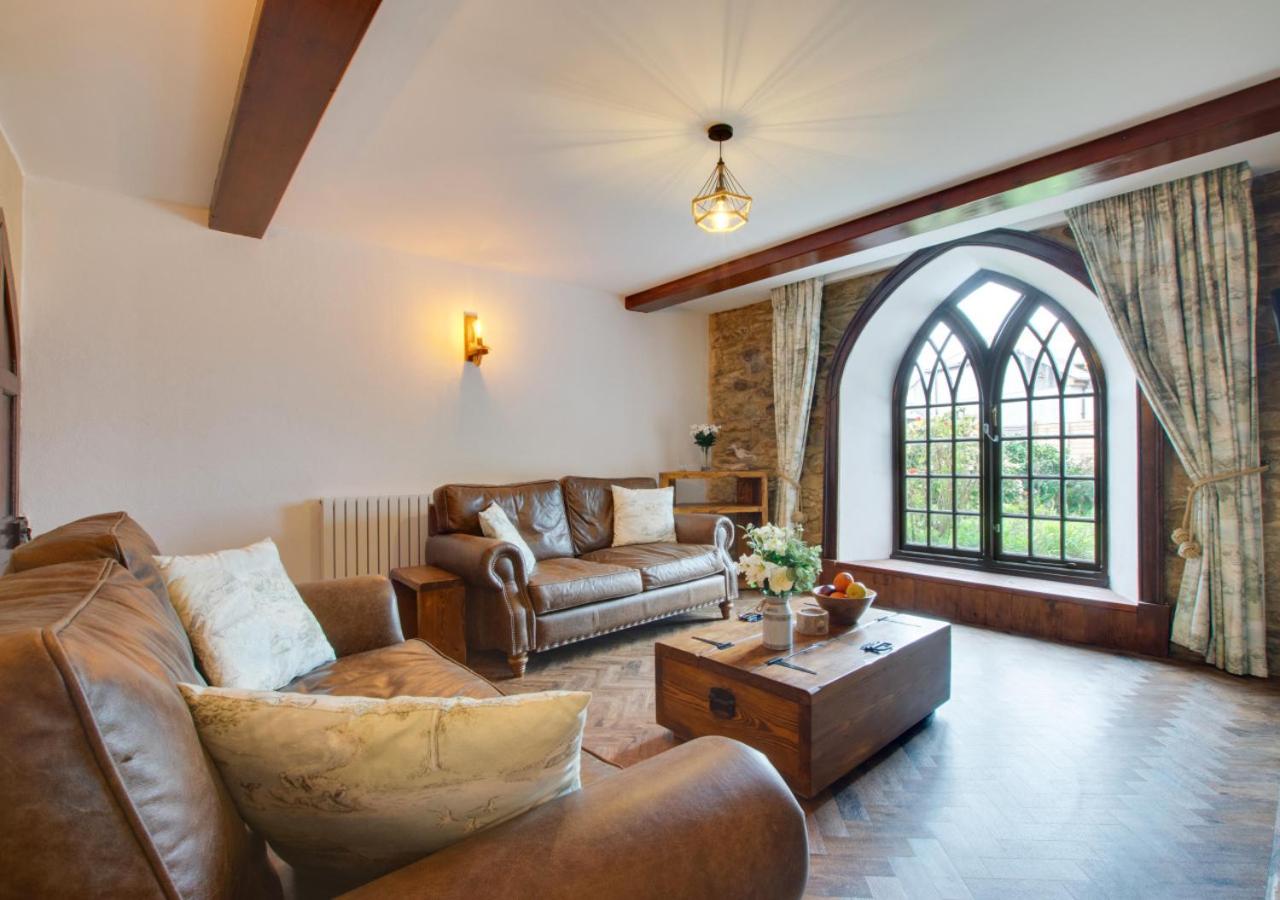 2 Bed in Porthleven oc-p00897