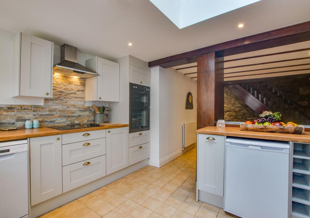 2 Bed in Porthleven oc-p00897
