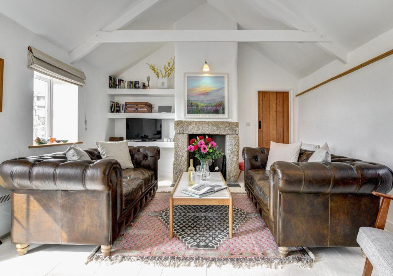 3 Bed in Sennen oc-thbyre view 2