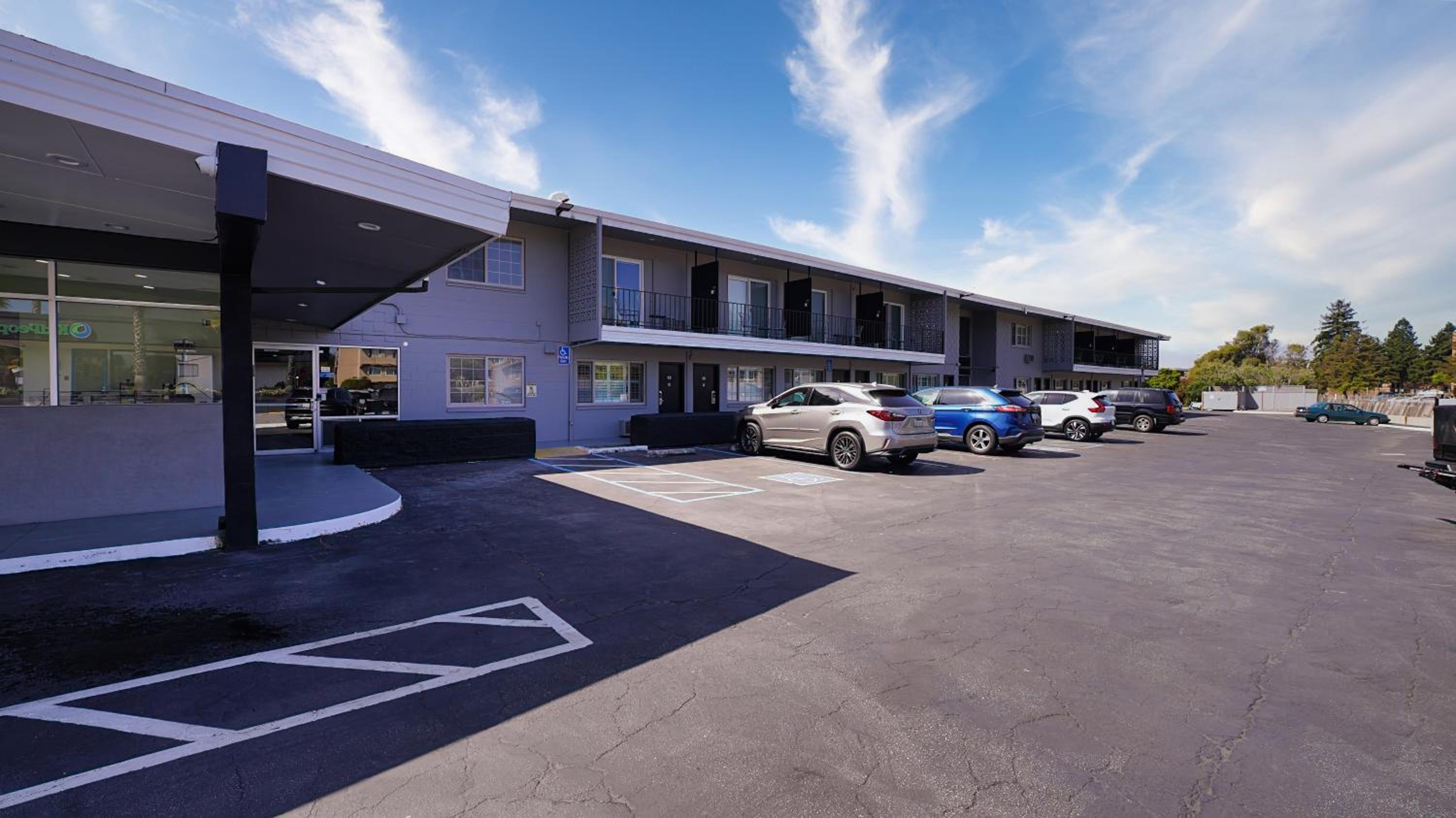 SeaSide Inn & Suites