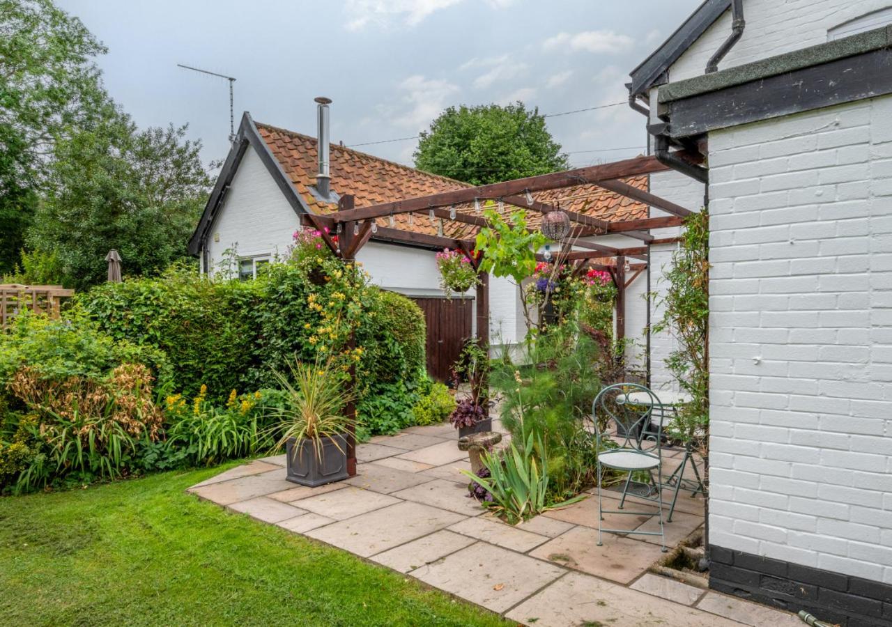 3 Bed in Letheringham oc-pclet view 2