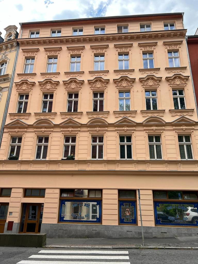 Kamil Apartments, Premium