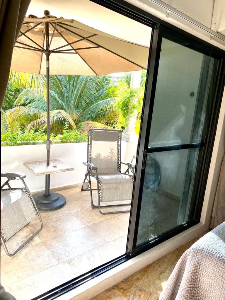Private Villa Complex with Pool in Zona Hotelera
