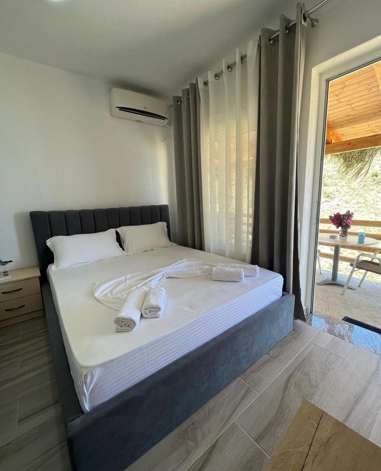 Vila Orizzonte blue