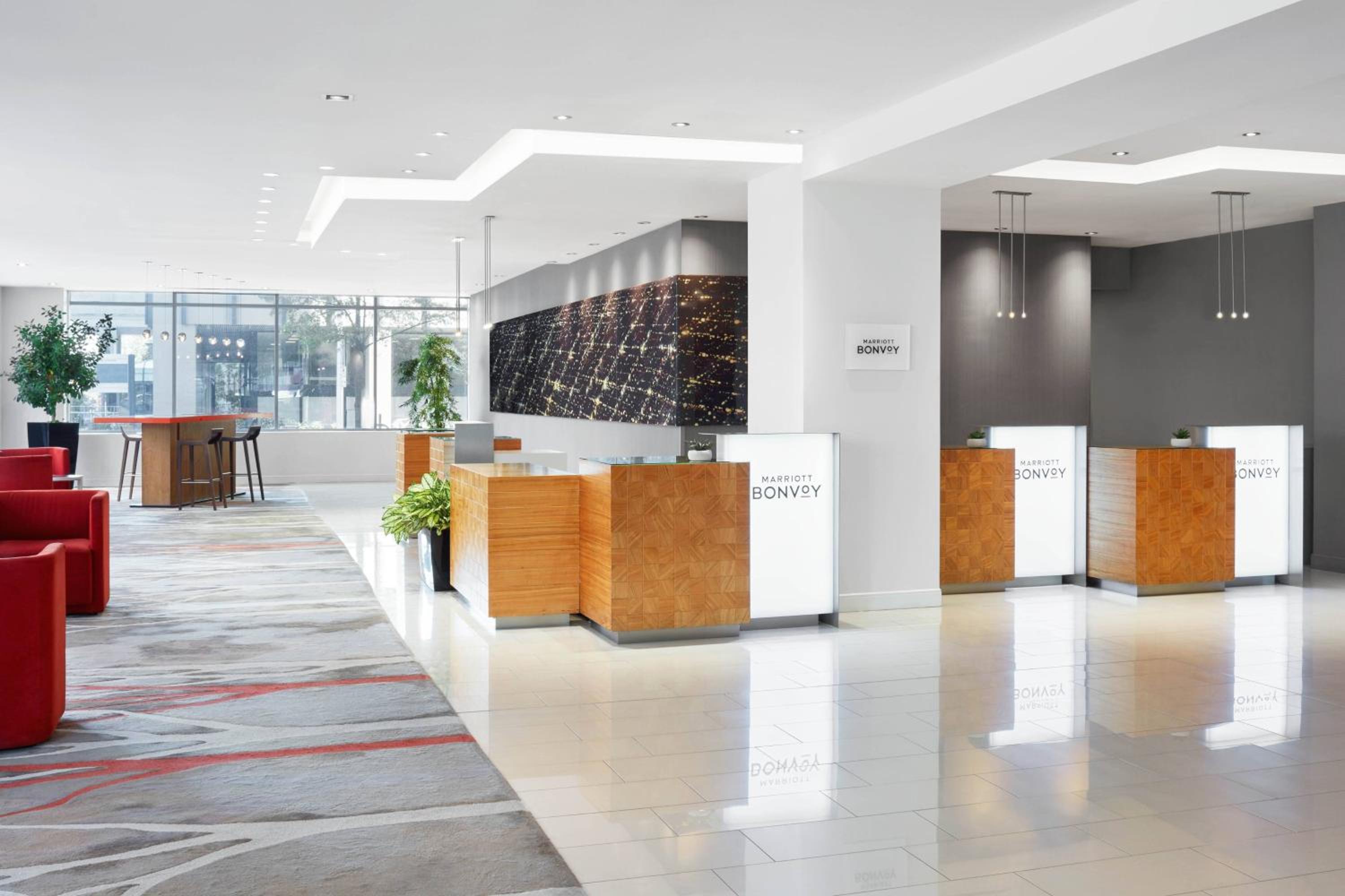 Hotel Delta Hotels by Marriott Ottawa City Centre - Image 1