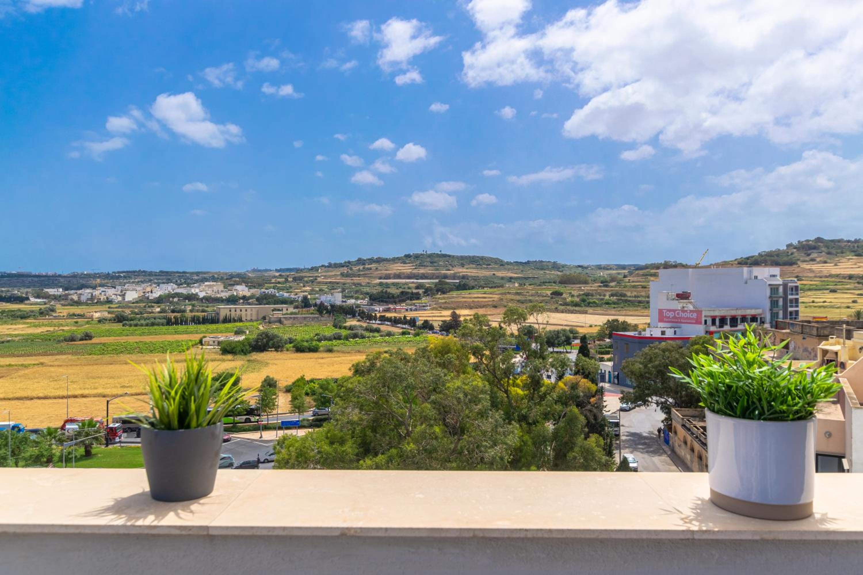 New Spacious Apartment with Amazing View Bugibba photo 2