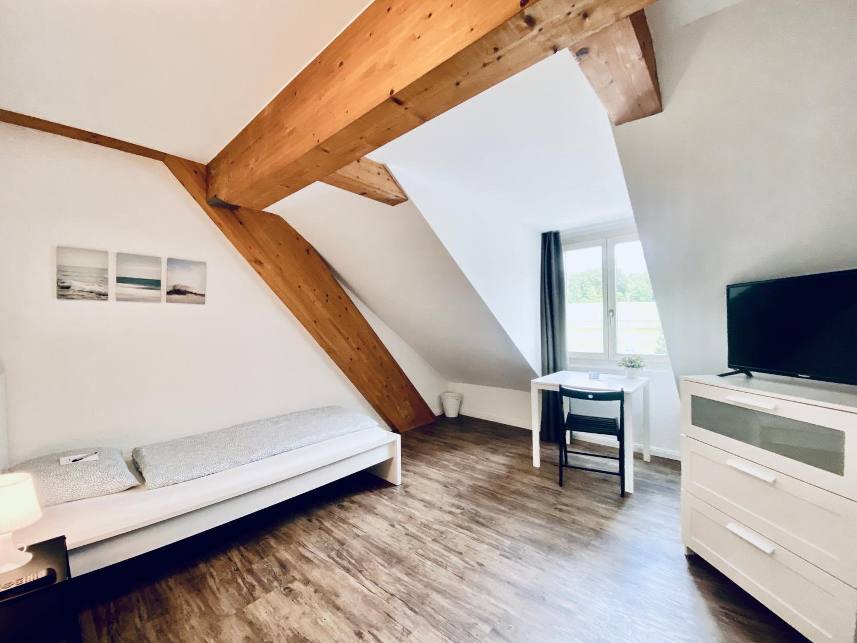 Monteurzimmer - Worker's accommodation - ZIMMERzuVERMIETEN in Flumenthal Solothurn view 3