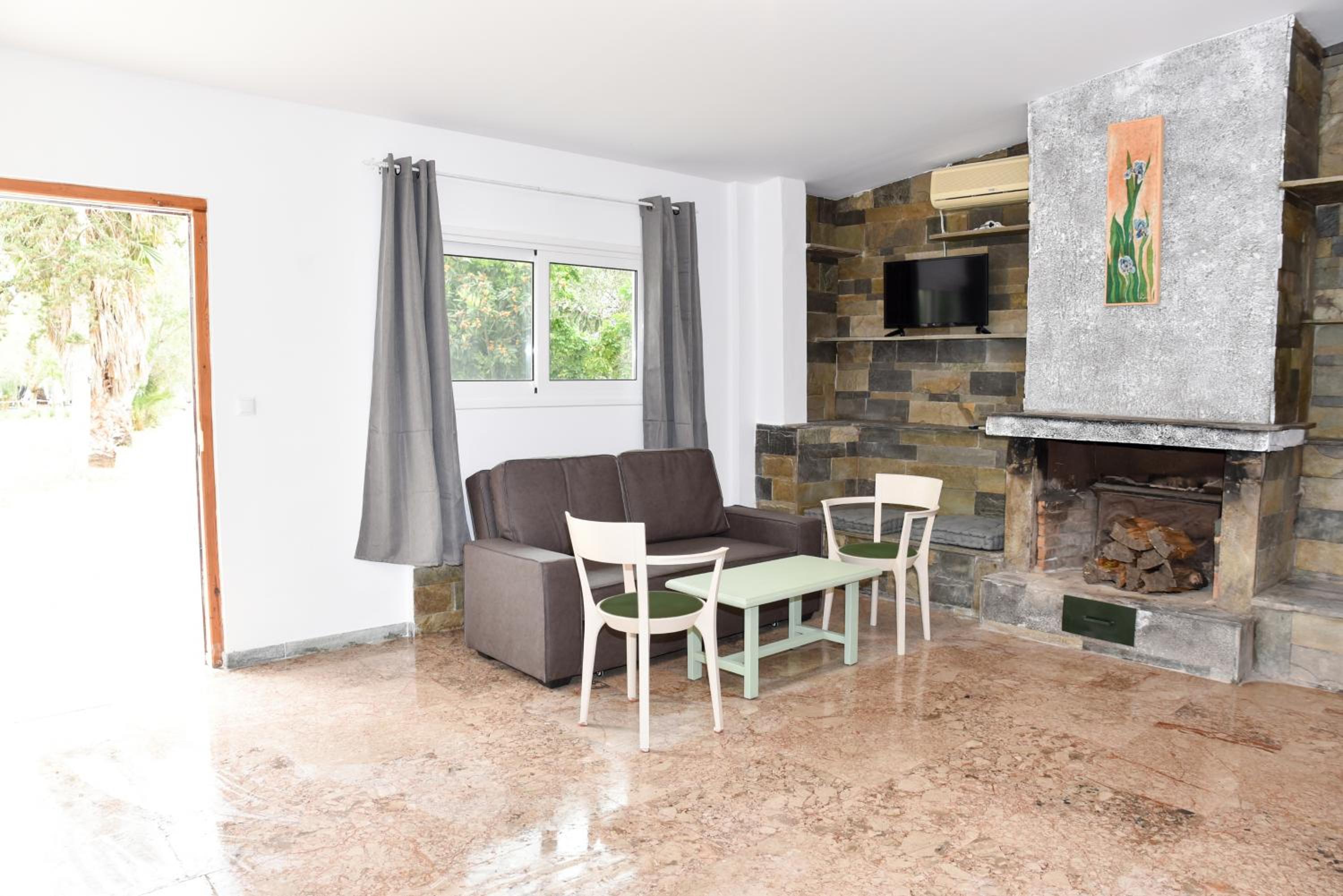 Barreira Beachfront Room 1