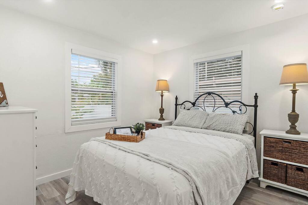 Quaint Gulfport Beach Bungalow
